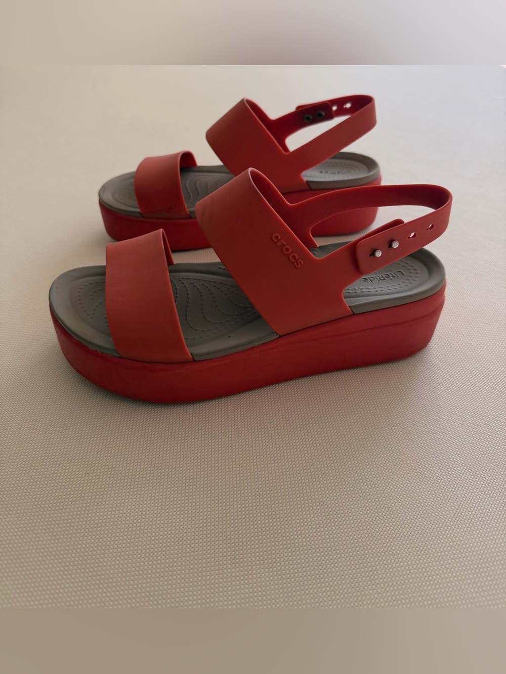 Crocs Women's Red Coral Strappy Wedge Sandals Buckle Rubber Upper Size 7